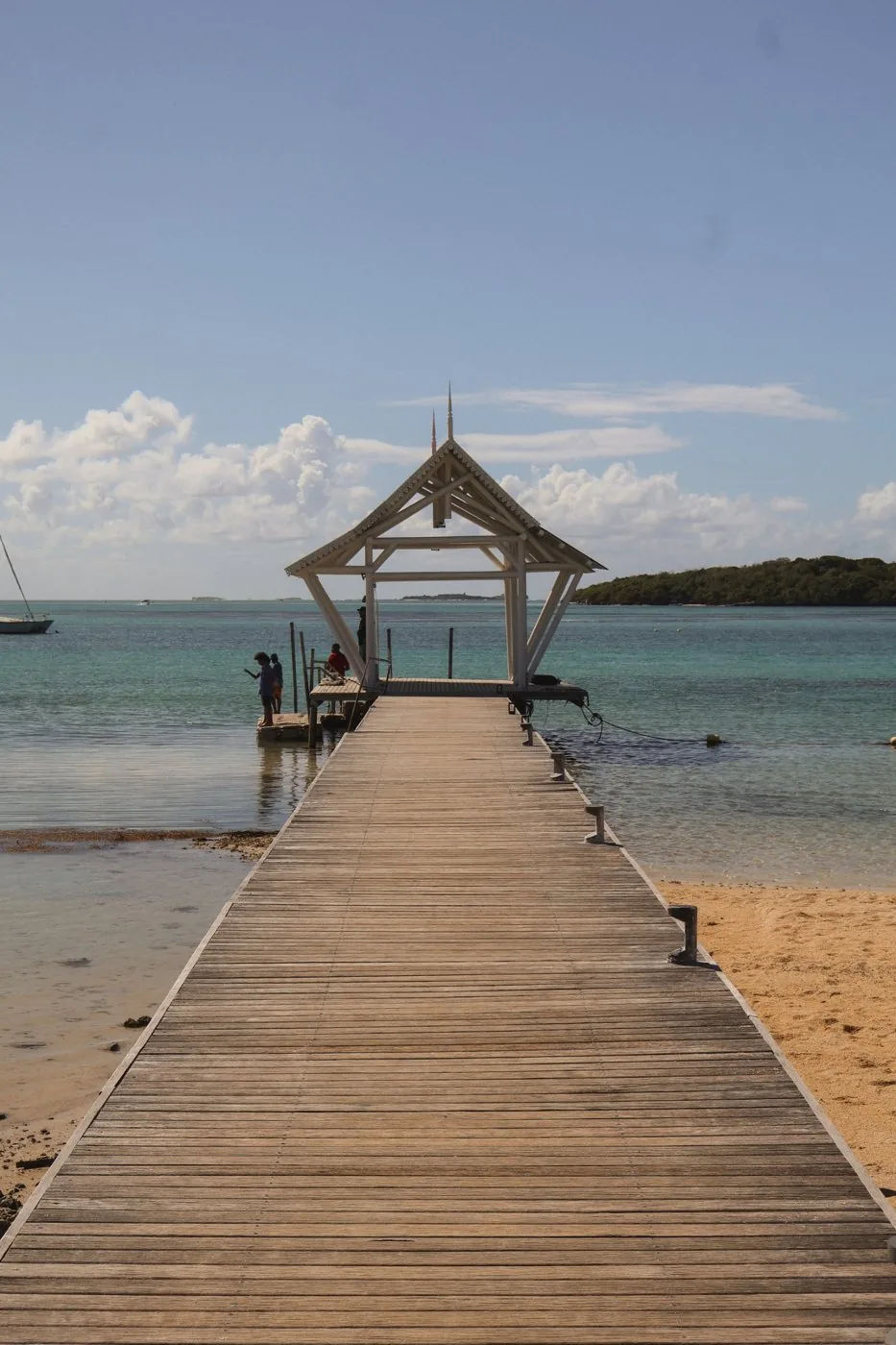 Ponton en bois sur le lagon, Preskil Island Resort